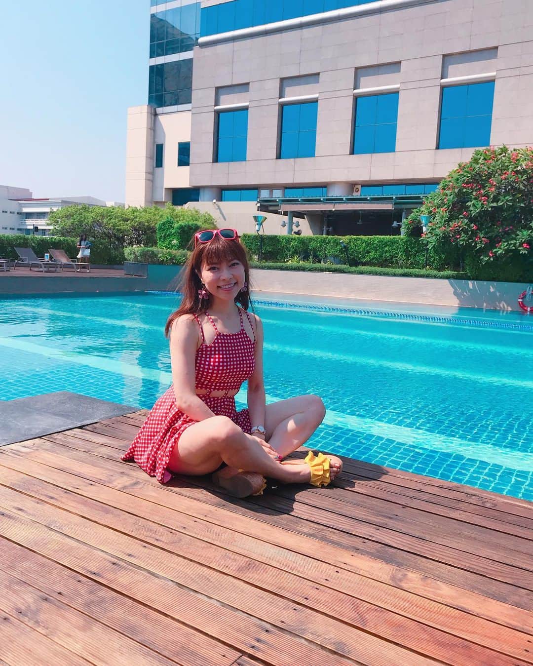 DJ MIYAさんのインスタグラム写真 - (DJ MIYAInstagram)「. きゃっほぉー❤️先月3月の、  MIYA Bangkok  trip MAR.2020の旅写真の続きだよぉ❤️ . .  水着ーっ❤️👙35℃の気温ってほんとすごいなっ。(o^^o) . バンコク大好き😘💕😘 .  色が白すぎるので、、全然日焼けしないです笑笑 赤くなってちょっとかぶれて終わりー。(^ ^) . . . .  今回のバンコク旅の後半は、ここへ移動してきましたー💗 .  パトゥムワン プリンセス」（５star💫Pathumwan Princess Hotel)ホテルへ滞在しました❤️💗 @pprincesshotel  サイアムエリアの中心に位置するこのホテル。最高の立地です。💗 巨大なMBKショッピングセンター（マーブンクロンショッピングセンター）に直結していて食事や、買い物してすぐに部屋戻れるのも嬉しい♪💗❤️ Pathumwan Princess Hotel, Bangkok . .  444 MBK Center, 9th Floor, Phayathai Road, Wangmai, Pathumwan, Bangkok 10330 THAILAND . . . #水着コーデ  #水着👙  #PathumwanPrincessHotel #バンコク　#バンコクホテル　#タイ旅行 #バンコク旅行　#タビジョ　#旅好き女子　#バンコク女子旅　#バンコクホテル #MBKCenter　#ラグジュアリーホテル　#観光PR #旅インスタグラマー　#東南アジア #海外旅行　#トラベラー　#旅好き　#サイアム　#サイアムパラゴン　#女子旅 #南国リゾート　#今日のコーデ　#インスタグラマー　#インフルエンサー #バンコクライフ #マイトリップmiya  #マイトリップ  #タイ大好き　#タイリゾート」4月24日 0時46分 - dj_miya