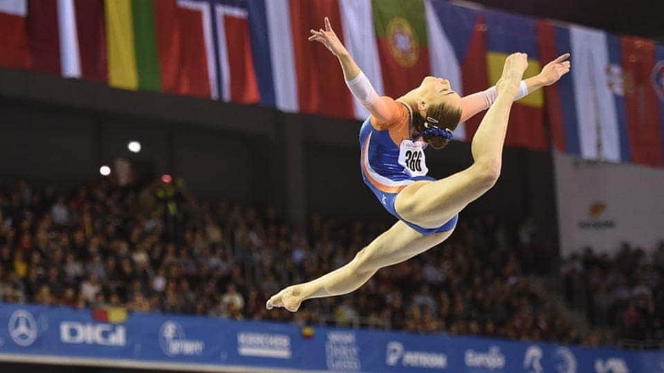 エイトォーラ・トールズドッティルのインスタグラム：「Still feeling blessed with this day♡ #3yearsago #silver #bronze #beamfinal #floorfinal」