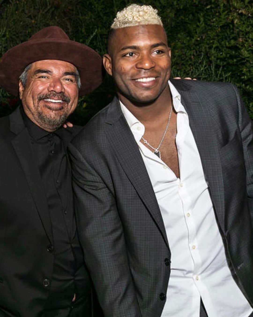 ヤシエル・プイグのインスタグラム：「Feliz cumpleaños amigo! ¡Gracias a ti y a @chingonbakery por apoyar la distribución de alimentos de @wildhorsefdn en LA hoy en tu mero día, eres el MÁS CHINGÓN🙏👏」
