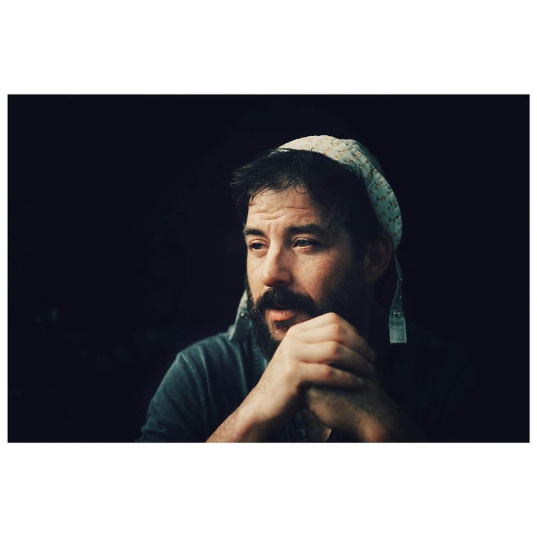 リード・モラノのインスタグラム：「So far you’ve had just 40 years on this earth- but in that short time you’ve already made your mark in two very difficult to break into fields of work, pushing your brain to discover & face the things most of the world can’t wrap their minds around, let alone be brave enough to, in order to teach anyone who will listen the way to save us.  Your 40 is not a fair basis of comparison as it’s far more than most could do with multiple lives.  I don’t know much, but I do know that based on your track record, you’re a spot on example of ‘what you think, you become.’ so it should come as no surprise that i want to be you when I grow up, little brother.」