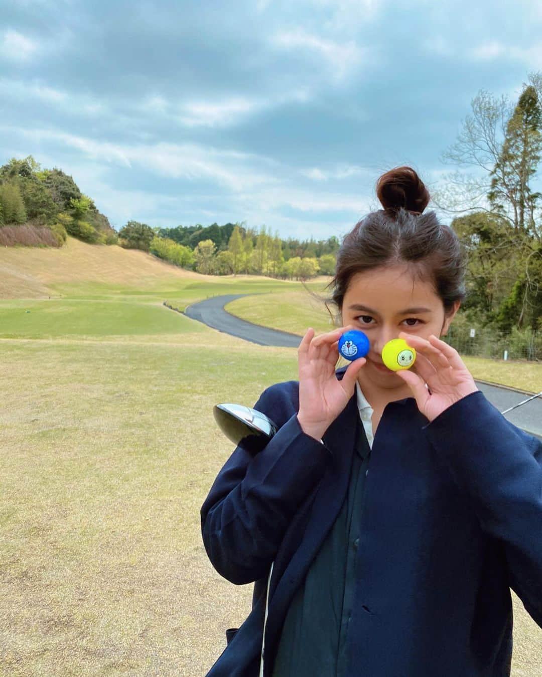 大見謝葉月さんのインスタグラム写真 - (大見謝葉月Instagram)「いつかのゴルフ⛳️ このボール可愛くて絶対無くしたくなかったのに.. 一個OBしちゃってどっかいっちゃったぁ😩ファーーー!! はやくコース周リたいなぁ🤍 #ドラえもん #ドラミ #golf」4月24日 3時15分 - h_a_z_k_i