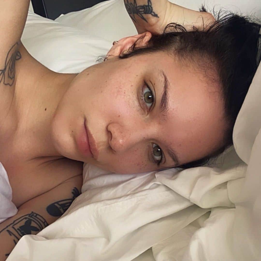 Halseyのインスタグラム：「🥟 I feel like a dumpling」