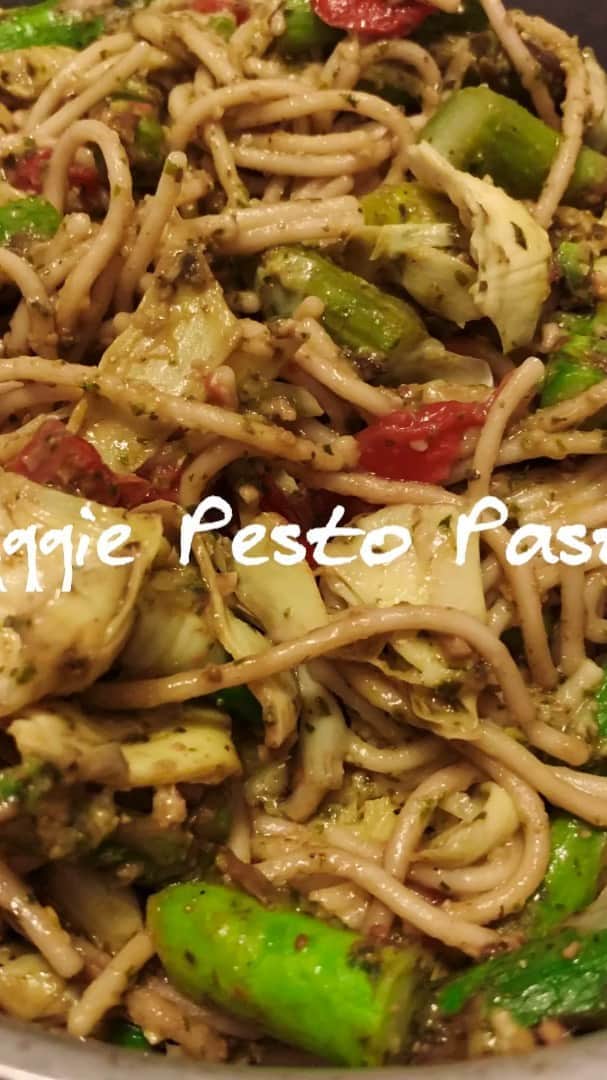 ginger and sproutのインスタグラム：「Super delish pesto pasta」