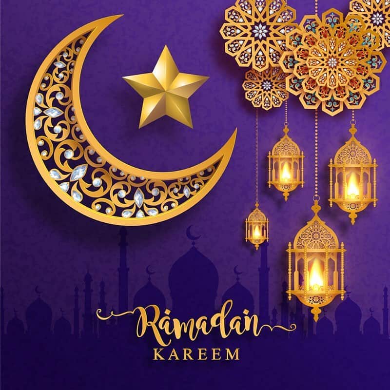 マルアン・フェライニのインスタグラム：「Ramadan begins today, so I wish all Muslims in the world a good ramadan, may this holy month be a month of peace and generosity... ❤️❤️❤️🕋🕋🕋」