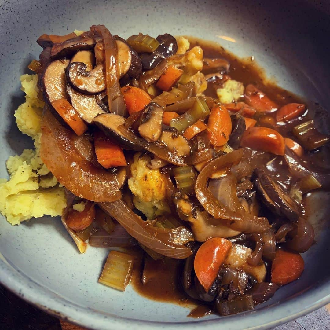 ginger and sproutのインスタグラム：「Vegan Mushroom Bourguignon」