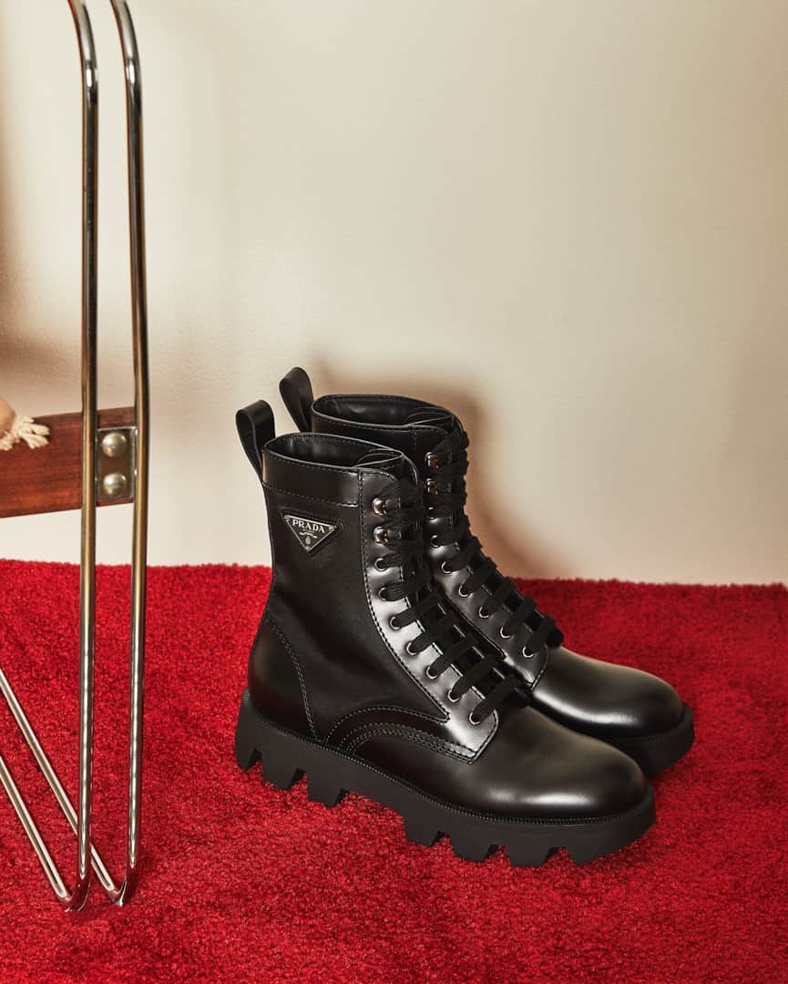プラダさんのインスタグラム写真 - (プラダInstagram)「Just can’t get enough: hiking boots with spat-shaped panels featuring the new rubber-injected #Prada logo.⠀ Discover more via link in bio.⠀ #PradaSS20⠀ #Prada」4月24日 4時50分 - prada