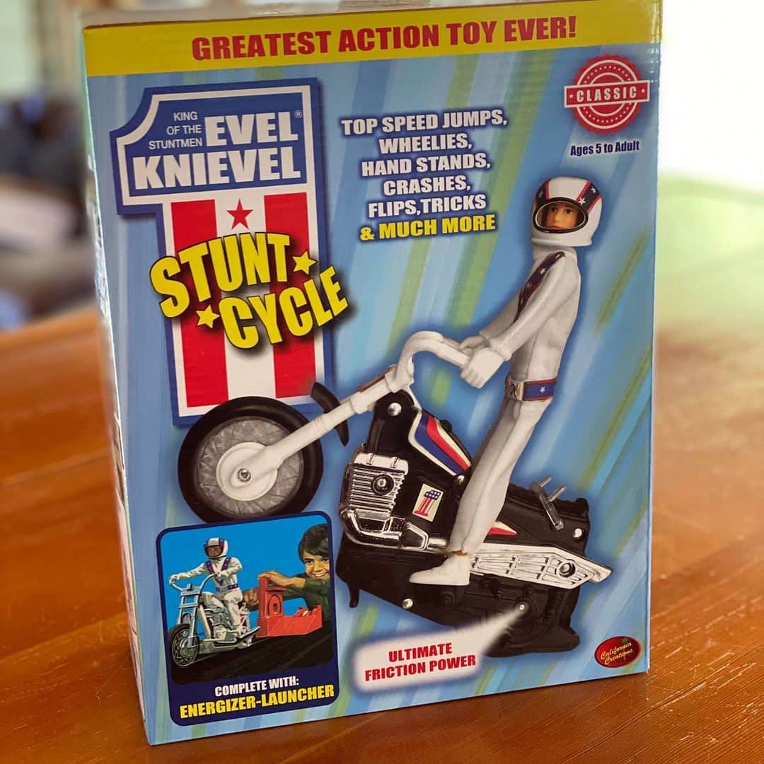 ロバート・パトリックさんのインスタグラム写真 - (ロバート・パトリックInstagram)「Delivered today!! Evel Knievel Stunt Cycle! @officialevelknievel @officialevelknievelmuseum @miloanthonyventimiglia @harleydavidson」4月24日 5時17分 - ripfighter
