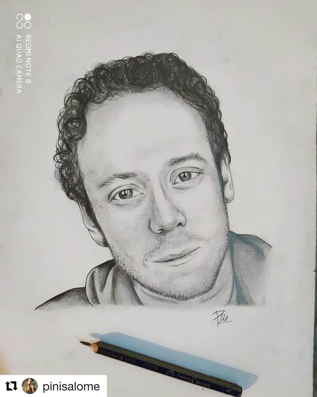 ケヴィン・サスマンのインスタグラム：「Thanks @pinisalome! You captured my inner awkwardness! Bonus points for including the hoody 😄 Repost @pinisalome with @get_repost ・・・ ✏Dibujos de cuarentena ✏ #kevinsussman #tbbt #drawing #stuartbloom #quarantineartist #argentina🇦🇷」