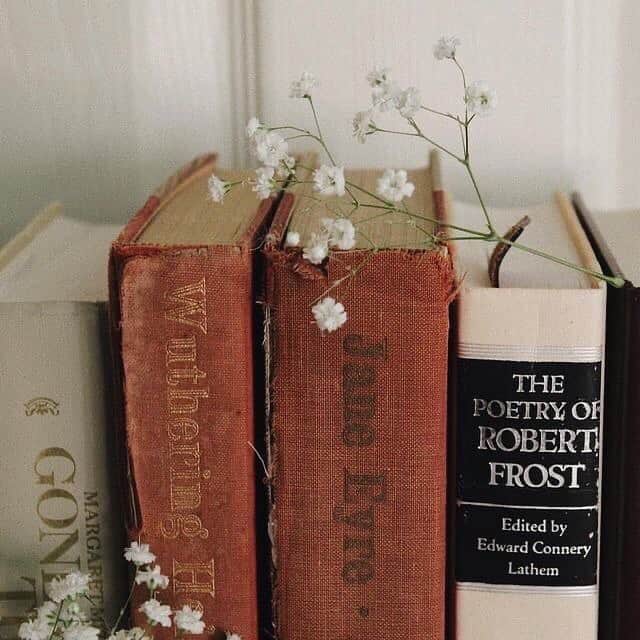 ブルック・バトラーのインスタグラム：「Favorite and most inspiring book/short story/poetry/and favorite song/album suggestions please. 🤍 “I can live alone, if self-respect, and circumstances require me so to do. I need not sell my soul to buy bliss. I have an inward treasure born with me, which can keep me alive if all extraneous delights should be withheld, or offered only at a price I cannot afford to give.” -Jane」