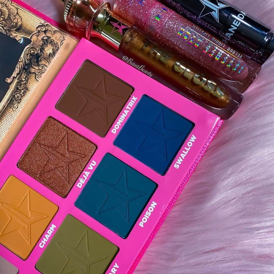 Jeffree Star Cosmeticsさんのインスタグラム写真 - (Jeffree Star CosmeticsInstagram)「Try using shade 'charm' from our #androgonypalette as a blush, we promise you’ll be obsessed 😇🔥 Photo by: @burn1beauty ✨ #jeffreestarcosmetics」4月24日 6時09分 - jeffreestarcosmetics