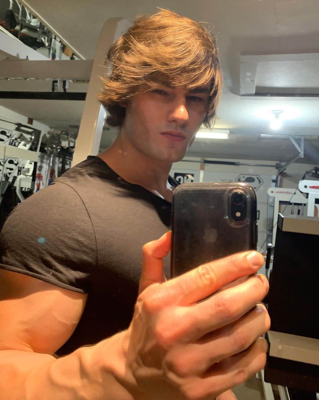 Jeff Seidさんのインスタグラム写真 - (Jeff SeidInstagram)「Bulking in the hyperbolic time chamber tryna pack on as much muscle as possible during quarantine 😂」4月24日 6時42分 - jeff_seid