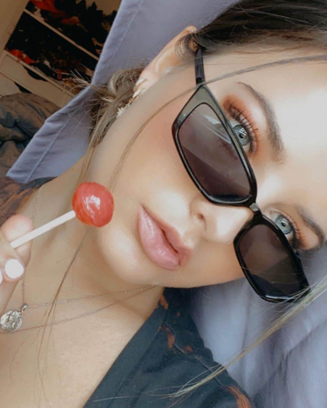 Brooke Marie Hylandのインスタグラム：「I wanna wear these sunnies, not a mask 🍭」