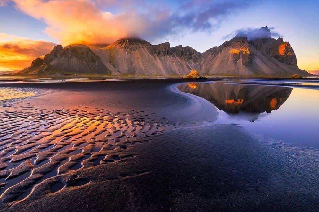 Lonely Planetのインスタグラム：「Today’s #lonelyplanet regram comes from @markiandolo who is shared this gorgeous shot from Vestrahorn, Iceland. —Tag us in your travel shots for a chance to be featured on our feed.」