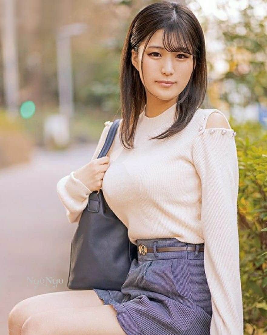 のインスタグラム：「#橋本ちなつ ちゃん。  2020年5月16日にデビュー作が配信される。  #ChinatsuHashimoto」