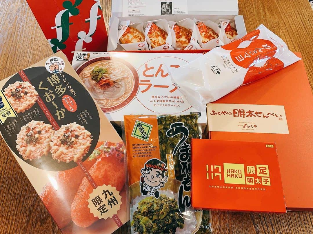 菊池大介のインスタグラム：「アビスパ福岡のスポンサーの 「ふくや」さんが昨日から、博多の食と文化の博物館ハクハクでドライブスルー販売を始めています！ 僕も今日行ってきました。 ふくやの人気商品はもちろん、他にも沢山の食材やお菓子などがありました。僕も写真の他にも、もつ鍋やカツオのたたきなんかも買いました^ ^ この期間の特別価格なのでお得ですよ😊 感染予防もしっかりしてますし、自分でもしっかりして是非行ってみてください！！ ドライブスルーした後はstayhomeでお願いします🙏🙏 ・ ・ #ふくや #アビスパ福岡 #スポンサー #明太子 #日本 #福岡 #みんなで #乗り越えよう」