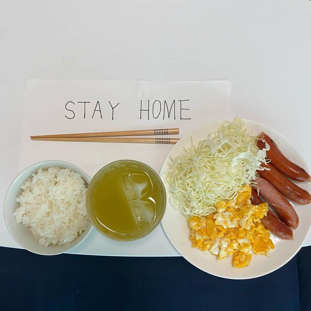 小田幸平のインスタグラム：「今日の🍚いりたまご、ソーセージ、キャベツ。1品足りなかったのでSTAY HOME#ステイホーム#愛媛マンダリンパイレーツ#読売ジャイアンツ#中日ドラゴンズ#ごはん#はげch#」