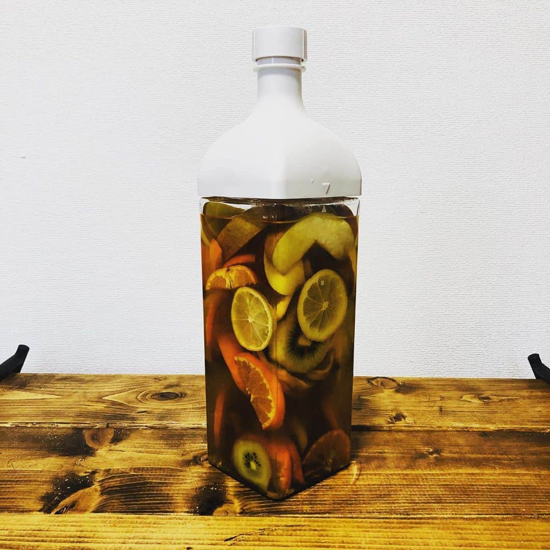 井澤惇のインスタグラム：「初のフルーツティーなるものを作ってみた #おうち時間　#stayhome  #stayathome」