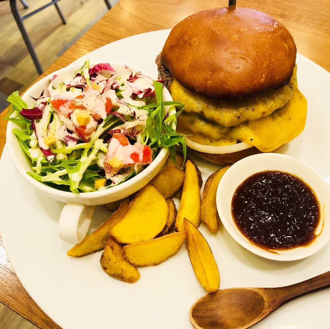 浅井マリカのグルメインスタ