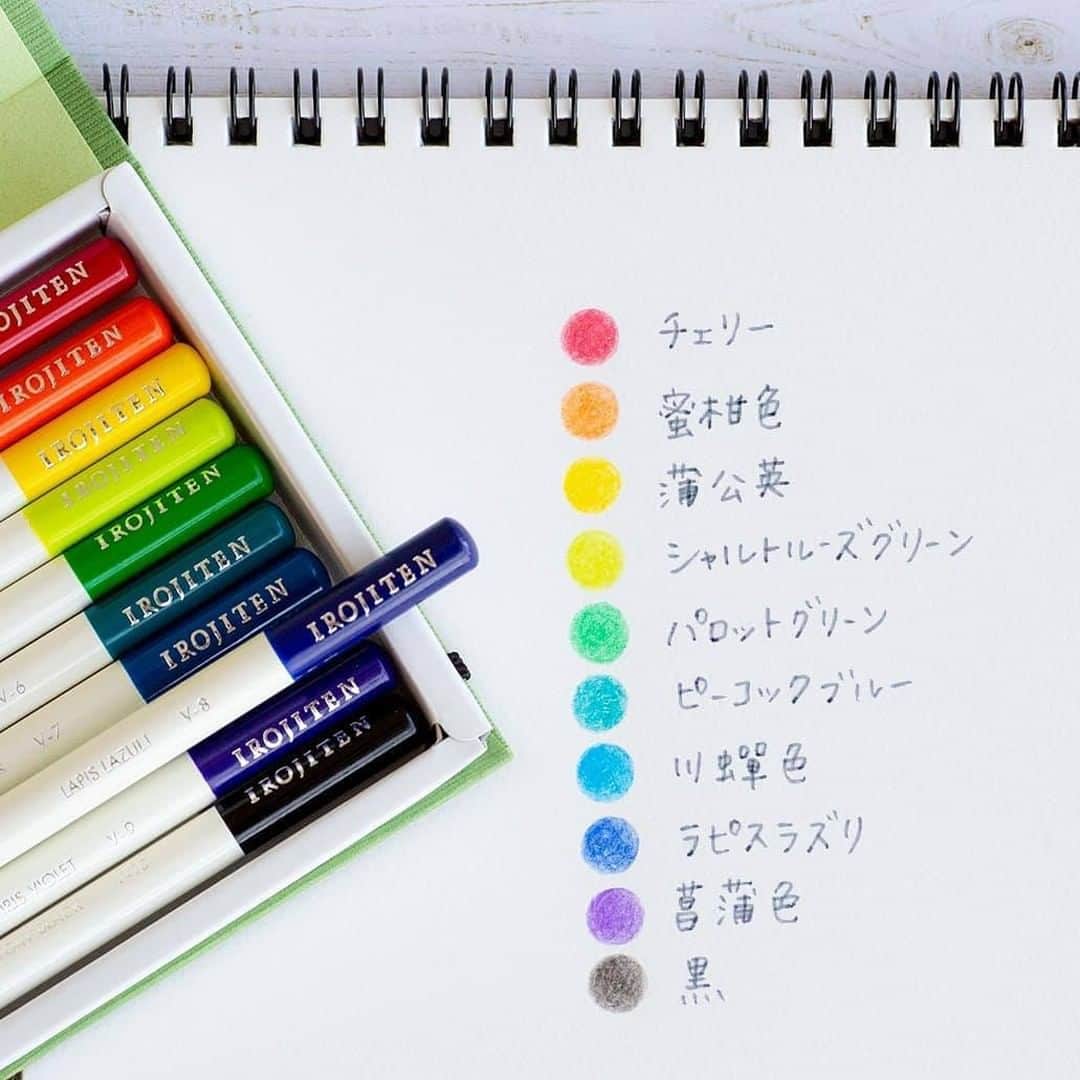 トンボ鉛筆さんのインスタグラム写真 - (トンボ鉛筆Instagram)「色鉛筆「色辞典」は全100色の色鉛筆🌷 それぞれ自然から取られた個性的な色名が付いているので、色見本を作るだけでもお家時間を楽しめます✨ 色名は色辞典のスペシャルサイトからも見れるので、じっくりお楽しみください☕ サイトでは自分で塗って作れる色見本シートも配布中です◎ https://www.tombow.com/sp/irojiten/ . . . #塗り絵 #ぬりえ #おうち時間 #おうち時間を楽しむ #ぬり絵 #色辞典 #irojiten #色えんぴつ #色鉛筆 #色鉛筆画 #coloredpencil #トンボ鉛筆」4月24日 18時03分 - tombowpencil
