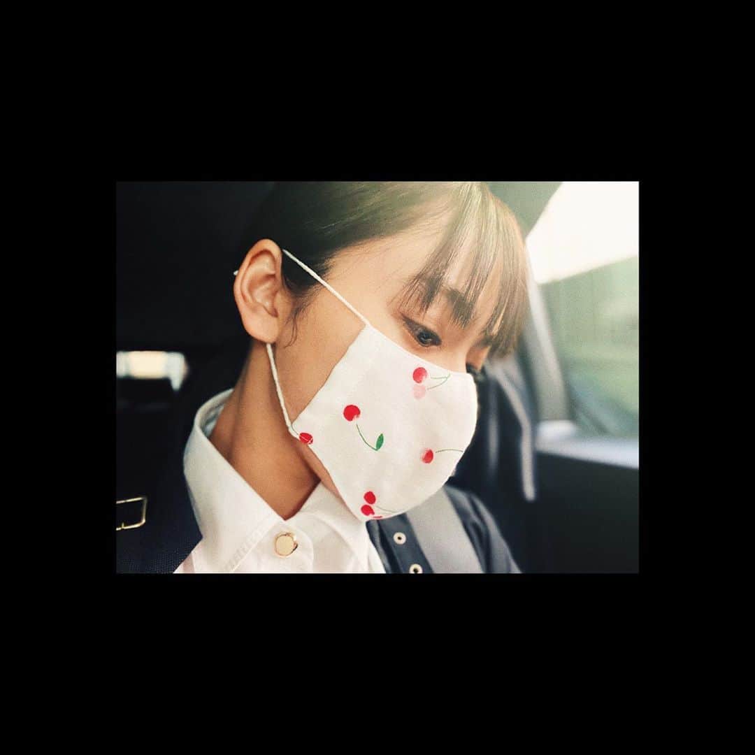 平祐奈さんのインスタグラム写真 - (平祐奈Instagram)「😷🍒😷🗯 取材があったので久々にお外へ出ました。  お友達のお母さんが作って下さった手作りマスク。 すごい。かわいい🥺  こんな大変な時に私のことまで気にかけて下さってありがたいです。。。🙈♡」4月24日 18時06分 - yunataira_official