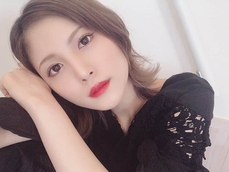 美沙玲奈のインスタグラム：「ぽけー( ˙꒳​˙ ) ねえねえ、前髪ないのどう？☻」