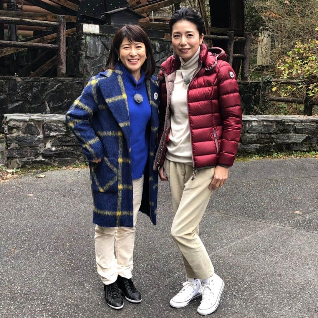 高橋ひとみさんのインスタグラム写真 - (高橋ひとみInstagram)「岡江さんの笑顔忘れません。 本当にありがとうございました。 心よりご冥福をお祈り申し上げます。 昨年12月の福岡ロケの時の楽しい思い出です。」4月24日 11時20分 - hitomi_momoe