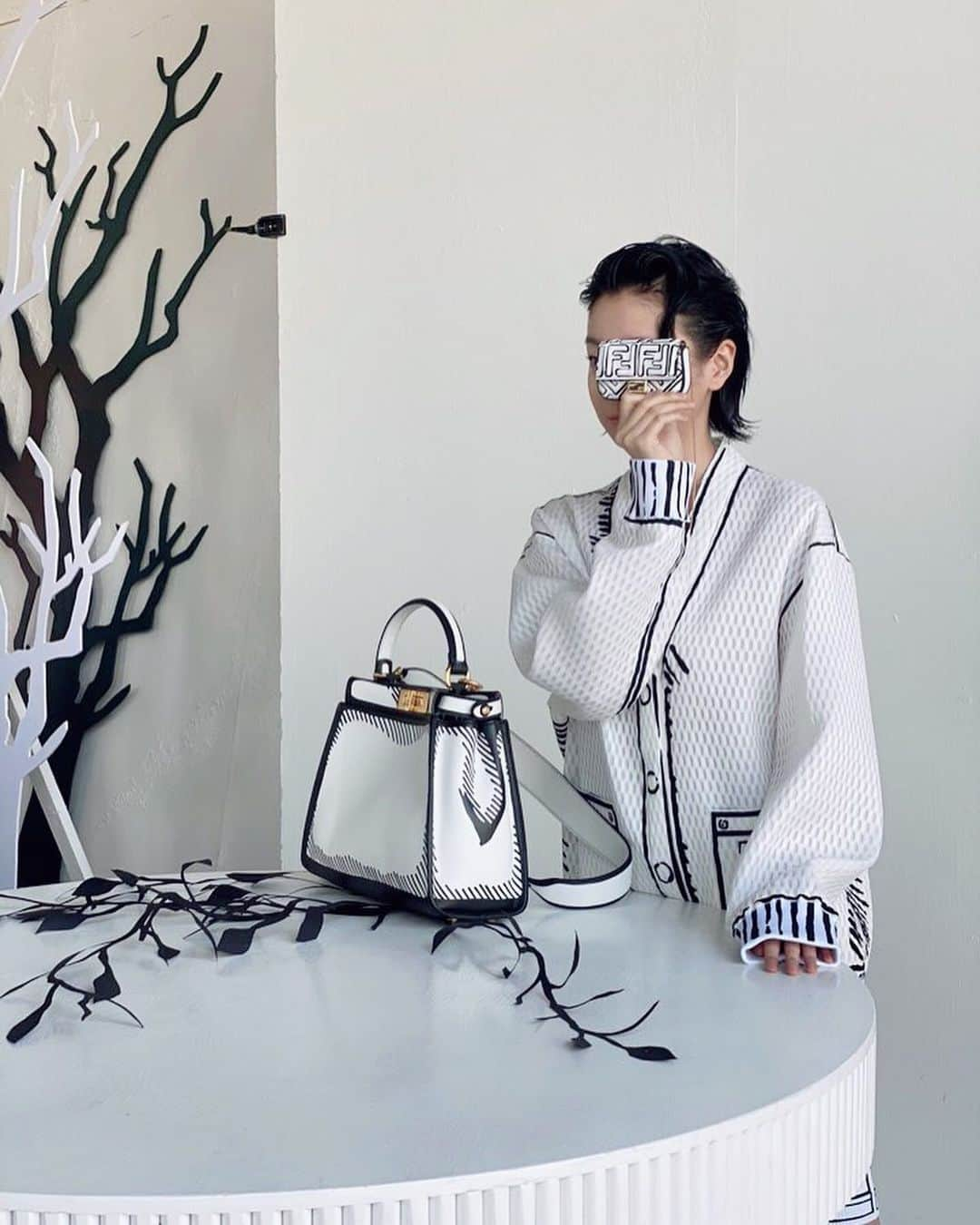 キム・ダミさんのインスタグラム写真 - (キム・ダミInstagram)「W 5월호촬영 #fendi」4月24日 11時45分 - d_a___m_i