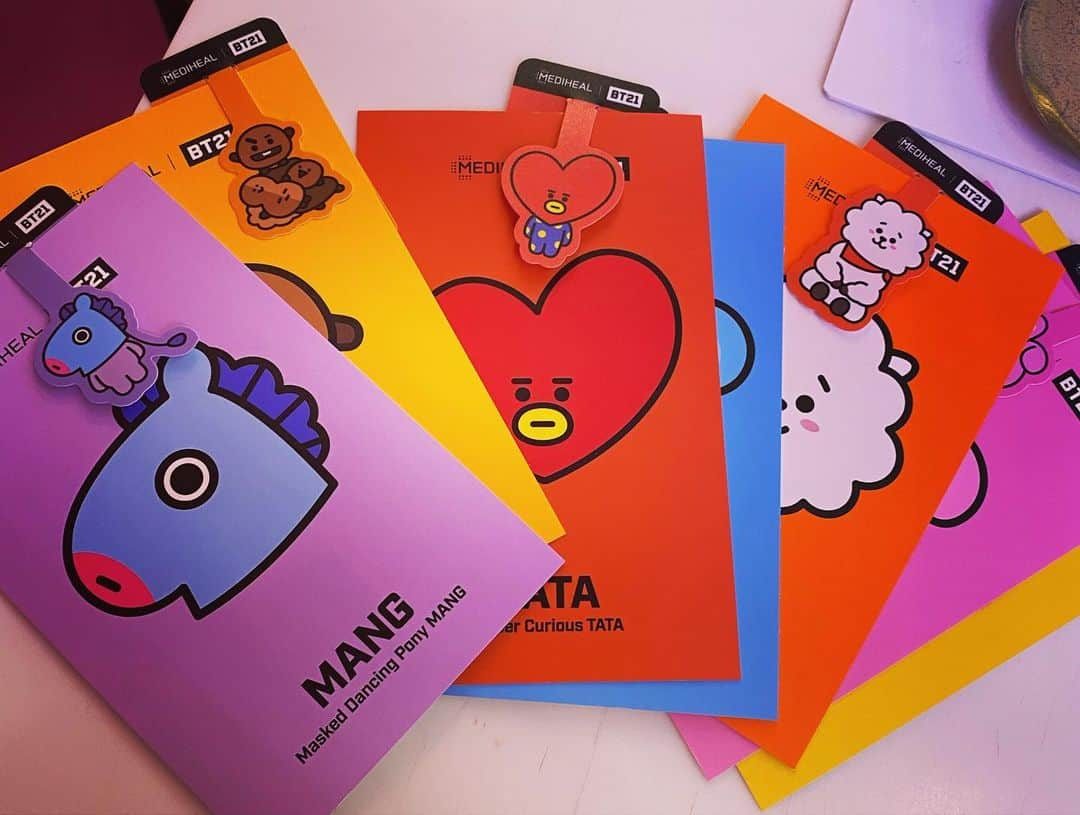 SKINGARDEN［スキンガーデン］さんのインスタグラム写真 - (SKINGARDEN［スキンガーデン］Instagram)「可愛いすぎる😍　Mediheal×Bt21のコラボ❗️﻿ ﻿ ﻿ ❤️TATA: 活力ケア﻿ ﻿ 🐨KOYA: 水分強化﻿ ﻿ 🐶CHIMMY: ビタミンケア﻿ ﻿ 🦙RJ: 鎮静﻿ ﻿ 🐰COOKY: 艶感﻿ ﻿ 🦄MANG: トンアップ﻿ ﻿ 🍪SHOOKY: 皮脂ケア﻿ ﻿ ﻿ 🎈ディテール: マスクシート+ブックマーク+葉書が入ってます﻿ ﻿ 🎈Details: 1 set contains﻿  point mask 4pcs+postcard 1pc+ bookmark 1pc ﻿ ﻿ ﻿ #bts #bt21 #mediheal #tokyo #koreancosmetics #follow #picoftheday #masksheet #tata #koya #chimmy #rj #cooky #mang #shooky #スキンガーデン#韓国#韓国コスメ#新大久保#かんこくすきなひとと繋がりたい #新大久保コスメ #いいね #いいね返し #可愛い #インスタ映え #マスクシート #ペリペラ #3ce #エチュードハウス #방탄소년단」4月24日 12時31分 - skingarden.jp