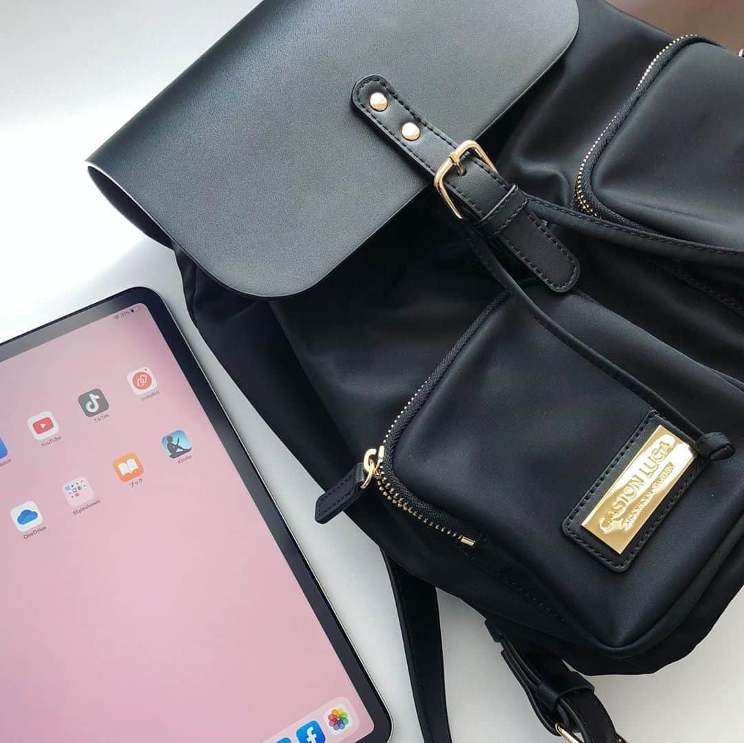 Chiharuのインスタグラム：「iPad proの11インチがぴったり入る　@gastonluga のリュック❤️使い勝手良い🎵 春夏活躍できそうー！おすすめ🤓✨ . 15%off専用割引コード：chiharufit15 公式オンラインストア：http://gastonluga.com 送料無料  #Apple信者#おしゃれバッグ #GastonLuga #ガストンルーガ #バックパック#リュック女子 #ミニマリスト女子 #ipadpro #ipadpro11」