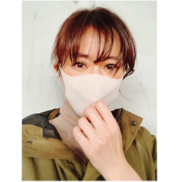 前田ゆかさんのインスタグラム写真 - (前田ゆかInstagram)「😷 洗って大切に使ってます。  #マスク #石井さんが送ってくれました #ありがとうございました🎵  #助かりました #1週間が早いですね」4月24日 18時50分 - maeyuka