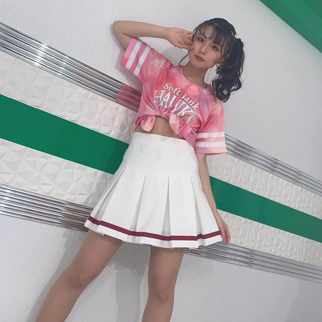 竹本茉莉のインスタグラム：「. いつかの衣装⚾️ タカガール…🦅💓 . #ごめんなさい #実は #野球は詳しくありません」