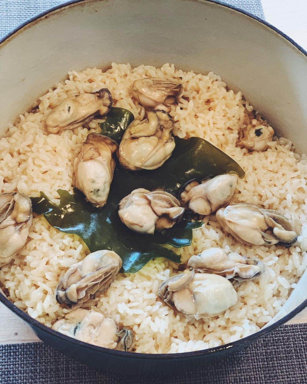 奥菜恵さんのインスタグラム写真 - (奥菜恵Instagram)「本日のお昼は、牡蠣ご飯でございます。  #お昼ご飯 #牡蠣飯 #おうちごはん」4月24日 13時40分 - megumi_okina