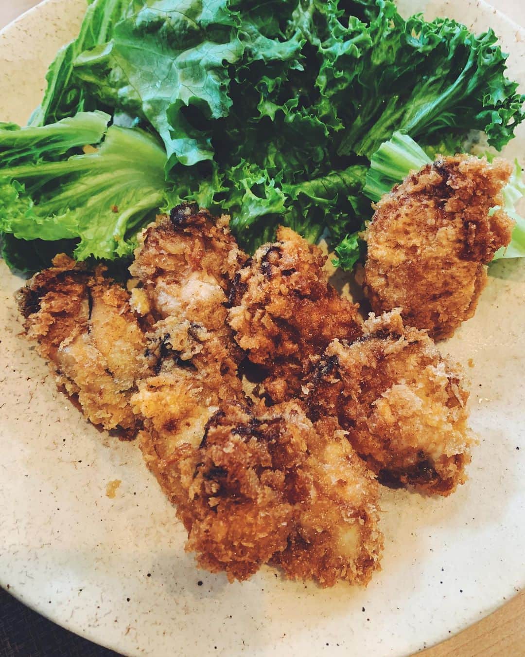 奥菜恵さんのインスタグラム写真 - (奥菜恵Instagram)「コロッケじゃないよ、カキフライだよ。とろろ汁も作ったよ。タルタルも手作りだよ。日替わりの牡蠣定食でございます。  #おうち定食　 #カキフライ #完食」4月24日 13時57分 - megumi_okina