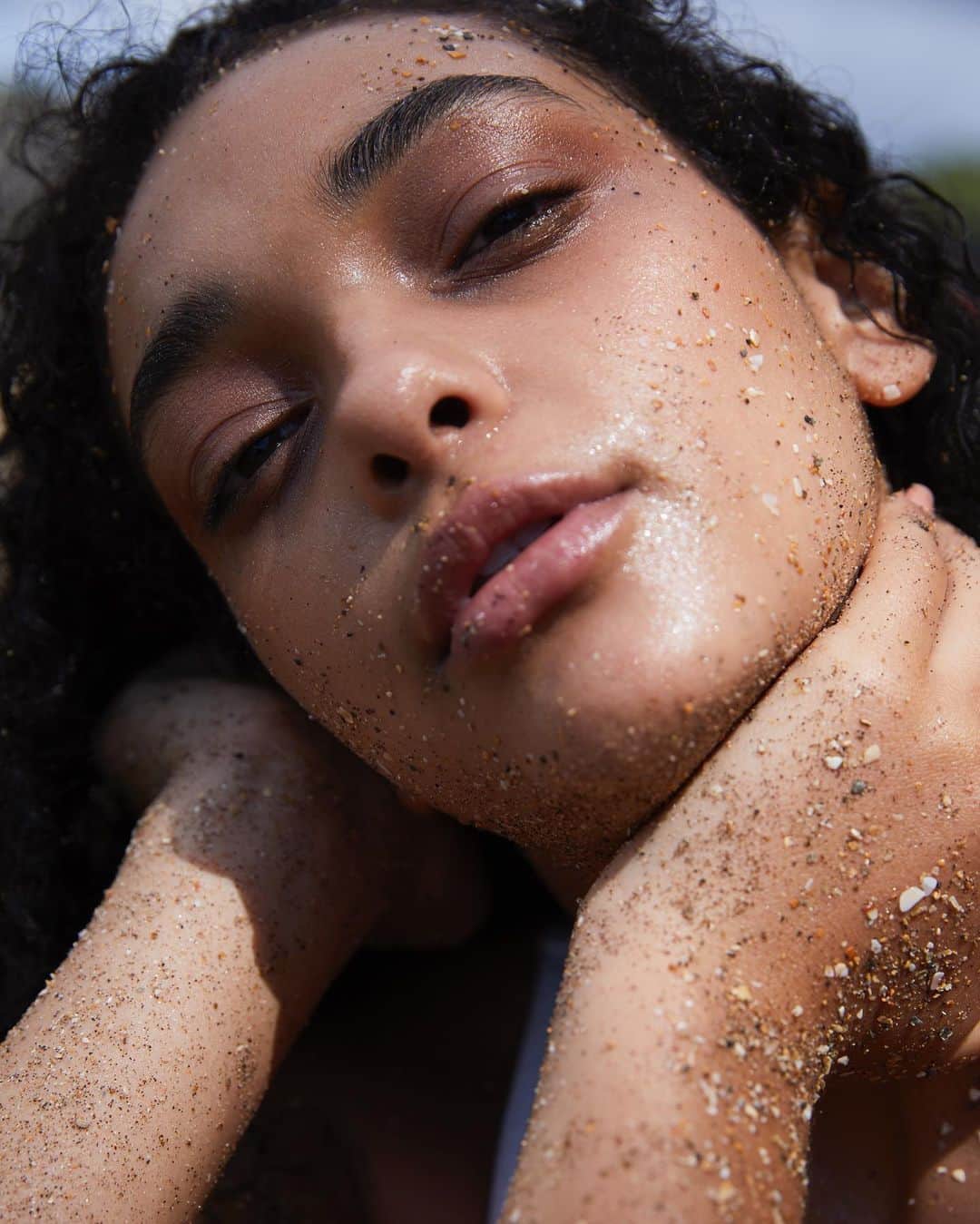 リヴ・オドリスコールのインスタグラム：「The exquisite Beatrys - New Story, art directed by me for @beautycitizennz  Photog: @marasommer  Model: @beatrysponzoni  H&M: The legend @leisa.w.hairandmakeup  Go check out the full story on our website: www.beautycitizen.co.nz」