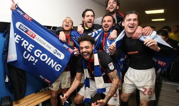 のインスタグラム：「Two years ago ... 24.04.2018 What a season and what a group 💙」