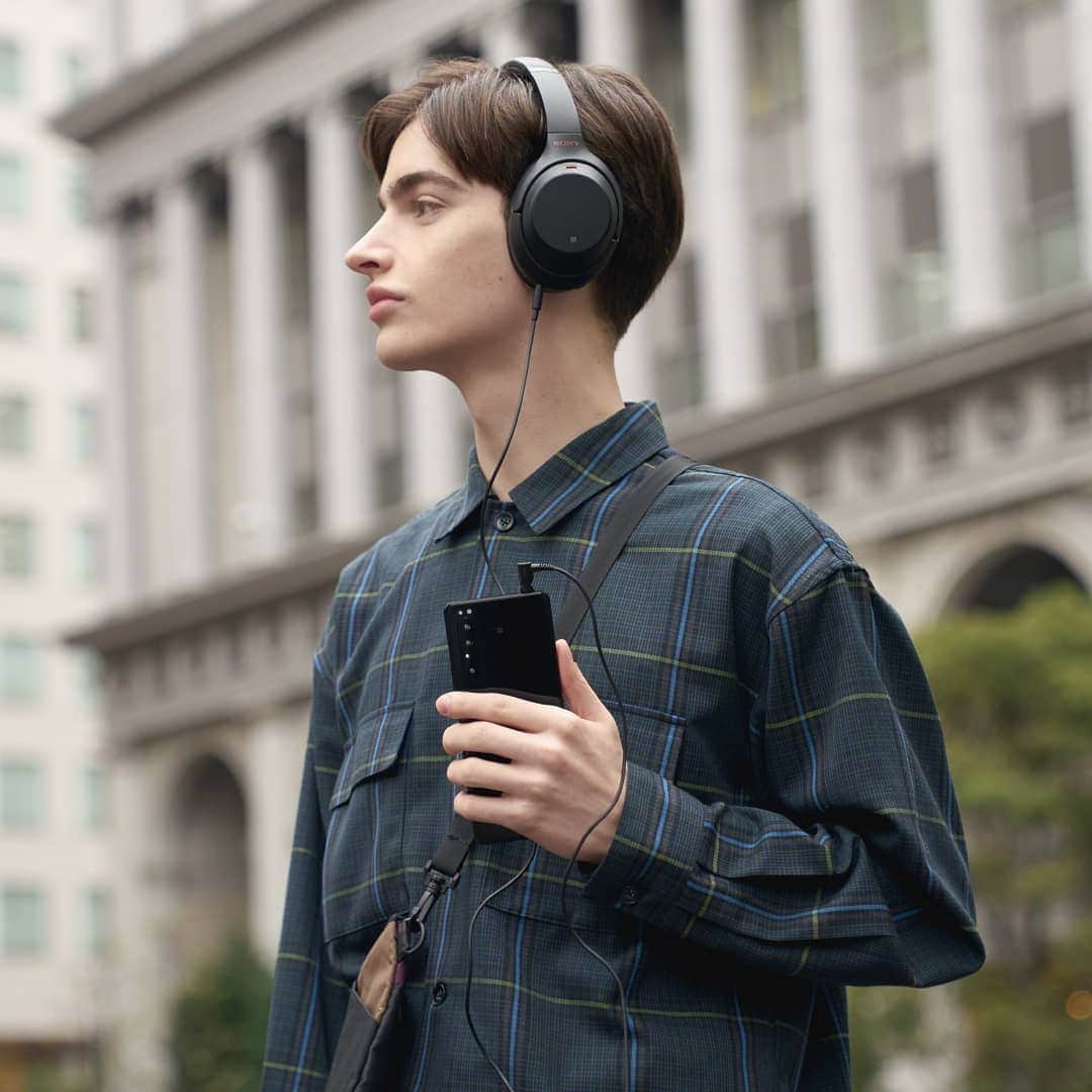 Sony Mobileさんのインスタグラム写真 - (Sony MobileInstagram)「Hear it loud, hear it clear. With enhanced audio separation, the 3.5mm jack of Xperia 1 II was designed to amplify your listening experience. #Xperia1II #Xperia #Sony #SonyXperia #Audio」4月24日 16時47分 - sonyxperia