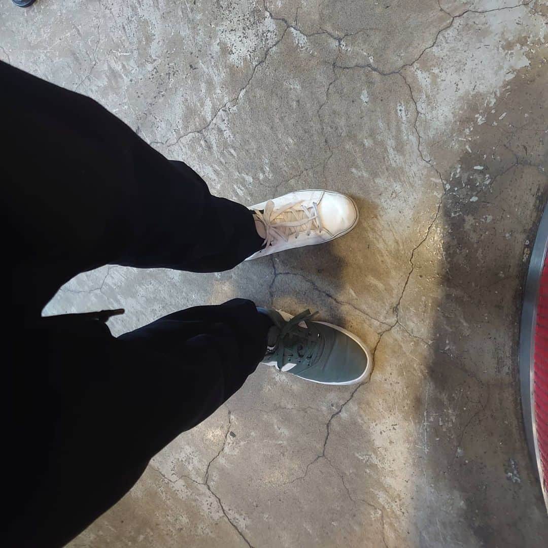 藤本淳史さんのインスタグラム写真 - (藤本淳史Instagram)「外出控え過ぎて、たまに外出たら靴も履けてなかった。」4月24日 16時52分 - mastercurve
