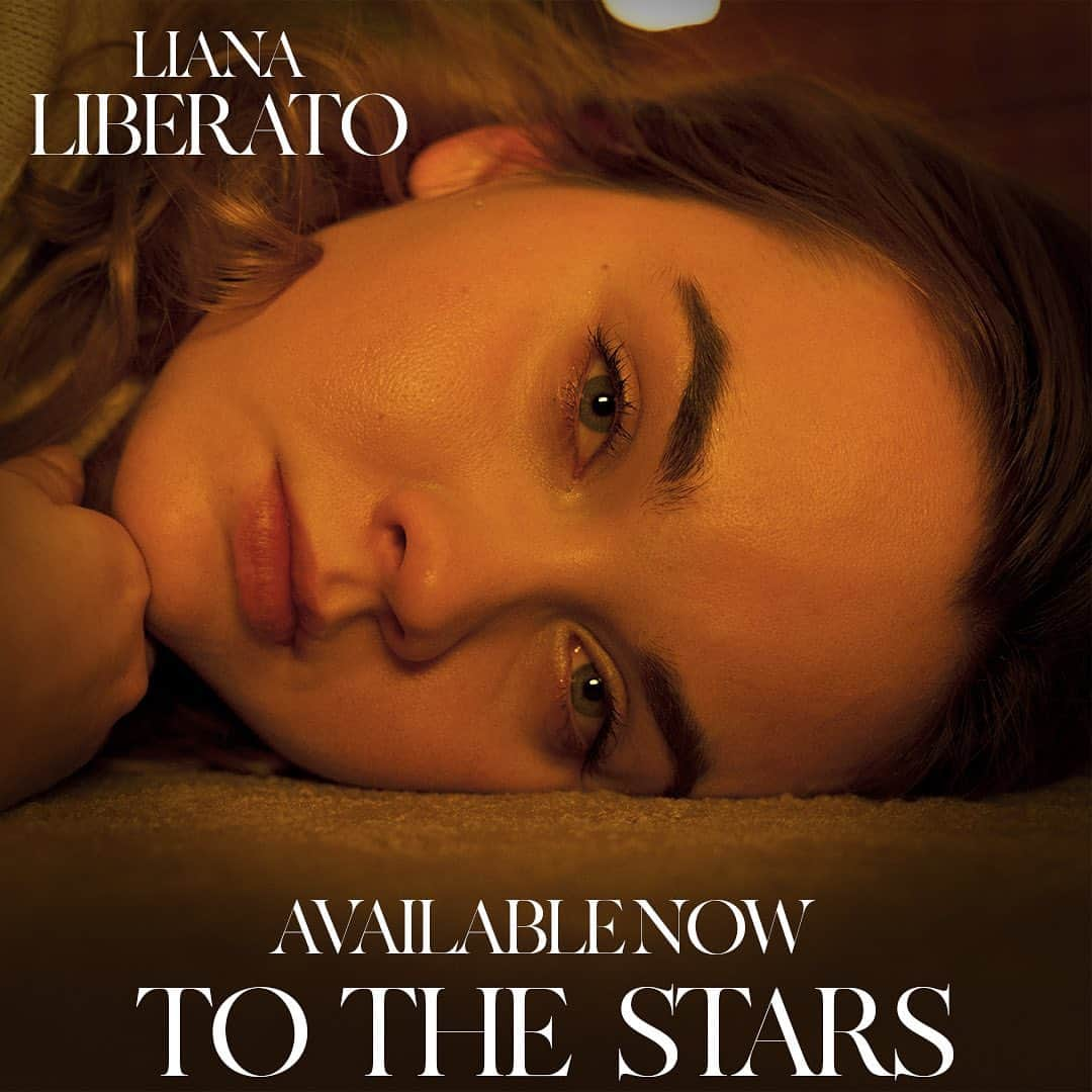 リアナ・リベラトさんのインスタグラム写真 - (リアナ・リベラトInstagram)「to the stars is officially out in the world! we shot this movie in 20 days in oklahoma two years ago. there is a lot of love and heart behind this movie. I’m so grateful to everyone who played a part in getting it made. while I am sad our initial release will not be in black and white I do believe this movie is so beautiful and important. it’s an intimate, slice of life, film about the suppression of women and their voices in the 1960s. It’s important for myself, as a woman, to fight for these stories and make sure they are being put out there for people to see and know they exist. I hope you enjoy watching it as much as we enjoyed making it. ~~ @partyheartymarty (our director) thank you from the bottom of my heart for letting me be your maggie. your vision for this movie will never be lost on me and the cast. you have a bright future ahead of you and I’m so lucky to know you. ✨🤍✨🤍」4月25日 4時04分 - lianaliberato