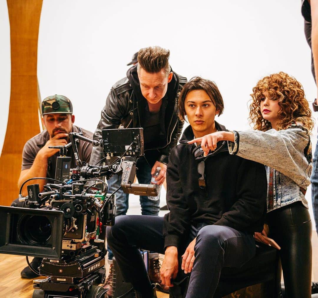 ベイリー・マディソンのインスタグラム：「WORSE music video is out NOW. My first time directing was surrounded by such love & I couldn’t be more humbled or grateful.  Thank you so much to @newhopeclub for trusting me to direct this, you are brilliant in it. Thank you to their team & everyone who had to approve this twenty year old gal directing this. Thank you to my friends who came out to support and make this video so special @maddieziegler , @megdonnelly , @jenniferstone , @davidhenrie , @daviddeluise , @maria_cb , @robynlively & @bart_johnson ❤️ Thank you to @scottkinghair , @katrinakleinmakeup & @itsamandalim for making all of our 60,70,80,90’s dreams happen. TO OUR CREW- we had a marathon of a day and we did it!!! Thank you for all of your work and passion. @newhopeblake so glad we got to go on this ride together.. you’re the best partner I could ask for. Lastly, thank you to all of YOU for the non stop enthusiasm and support.... This is a moment I’ll always cherish.  So from me, Blake, George and Reece... GO! Watch! Support! Dance! ENJOY cause the show is about to begin... ;) link is in my bio.. With love, B」