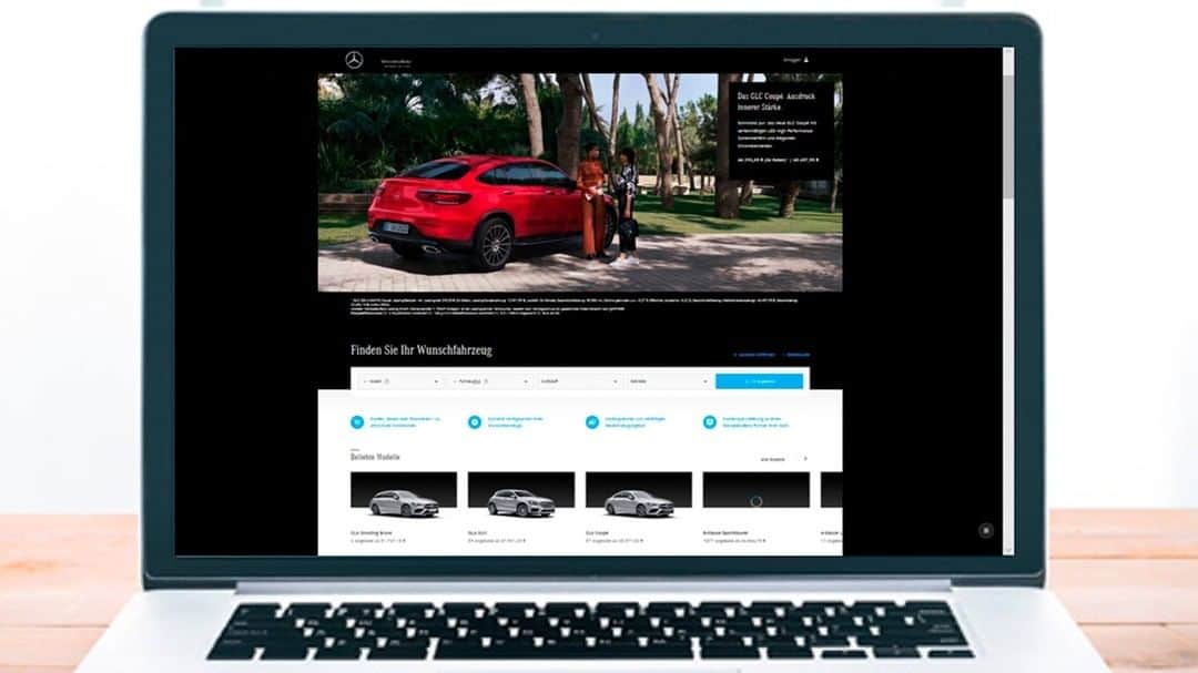 メルセデス・ベンツさんのインスタグラム写真 - (メルセデス・ベンツInstagram)「As early as 2016, Mercedes-Benz was the first car manufacturer in Germany to launch a nationwide online store for new vehicles. Now we deliver right to our customer’s doorstep with our pickup and delivery service as part of our recently relaunched online store for new vehicles. It is offered by many dealers and works without any physical contact. 👉 mb4.me/MBstore_de #CustomerExperience #MercedesBenz」4月25日 3時00分 - mercedesbenz
