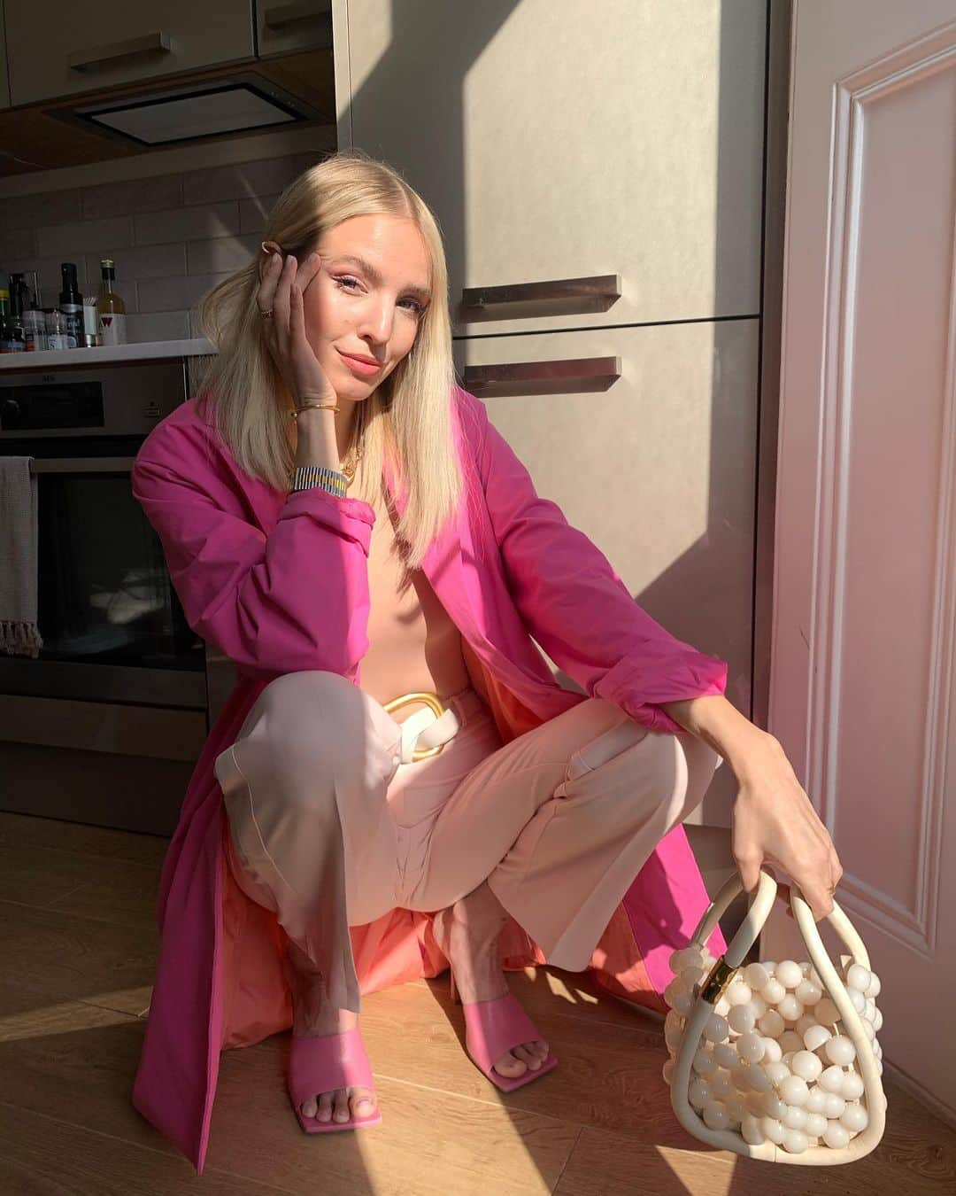 レオニー・ハンネさんのインスタグラム写真 - (レオニー・ハンネInstagram)「Pink shades @amazonfashion.💕 Anzeige/Ad Wearing an outfit inspired by @makingthecuttv - Stream it now on @amazonprimevideo. @amazonfashioneu #founditonamazon #makingthecut」4月25日 3時22分 - leoniehanne