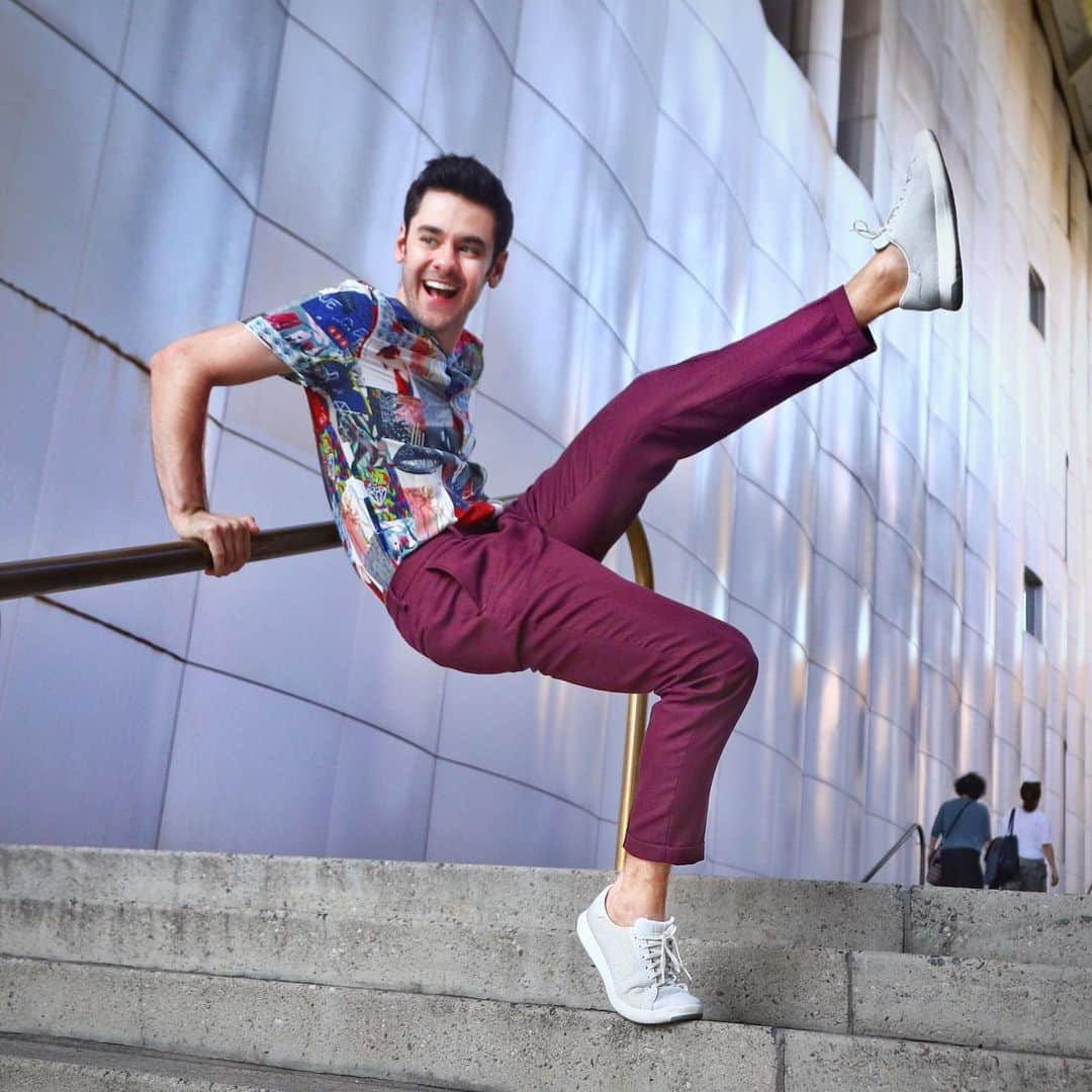 ブレンダン・ロビンソンさんのインスタグラム写真 - (ブレンダン・ロビンソンInstagram)「This is my Friday Happy Dance 🕺🏻 . . . 📸 by @larrywrightphotography . . #Friday #happydance #dance #silly #fun #weekend #happy #happyfriday」4月25日 3時17分 - brendanrobinson