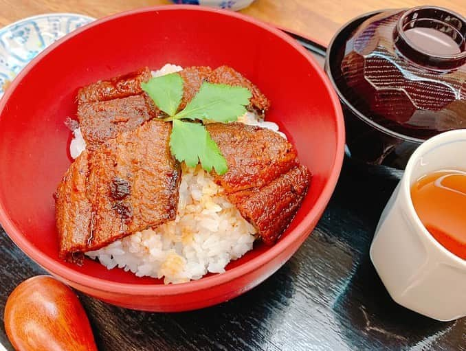 宮下舞花さんのインスタグラム写真 - (宮下舞花Instagram)「突然のまた食べたい！シリーズ🍙笑 ※もちろん自粛前のお写真です。 . 京都の鰻屋さん #かね正 ！ シェアして食べたの。 ほーんとに美味しかった！ swipeして美味しい写真みてね！ 最後の写真は…やってるぅ？です。」4月24日 19時26分 - maikamaimaika