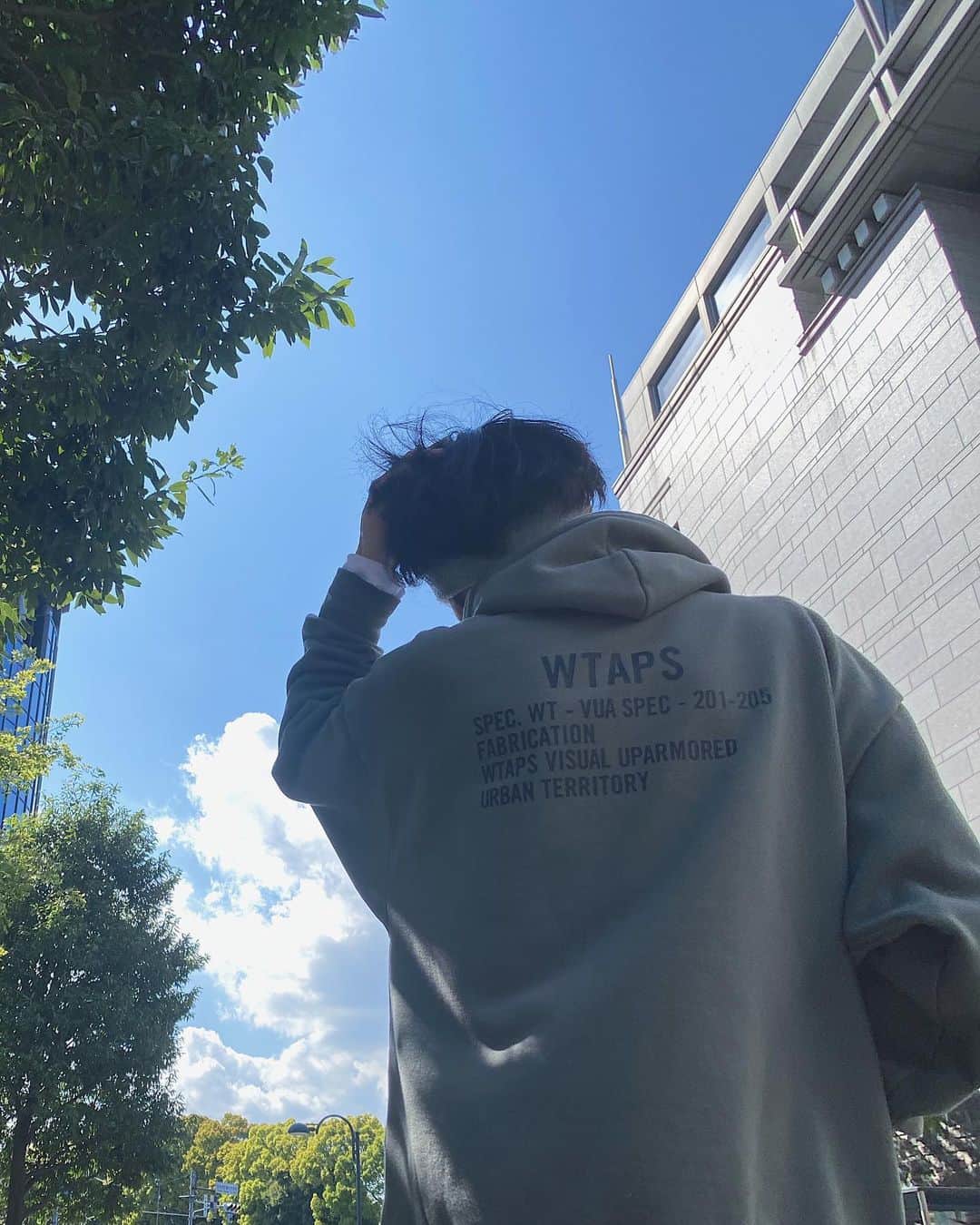 片山良平のインスタグラム：「WTAPS☀️ 近所へ買い出し🚶‍♂️ やる事いっぱいだけど息抜きも大切😊 #晴天 #wtaps」