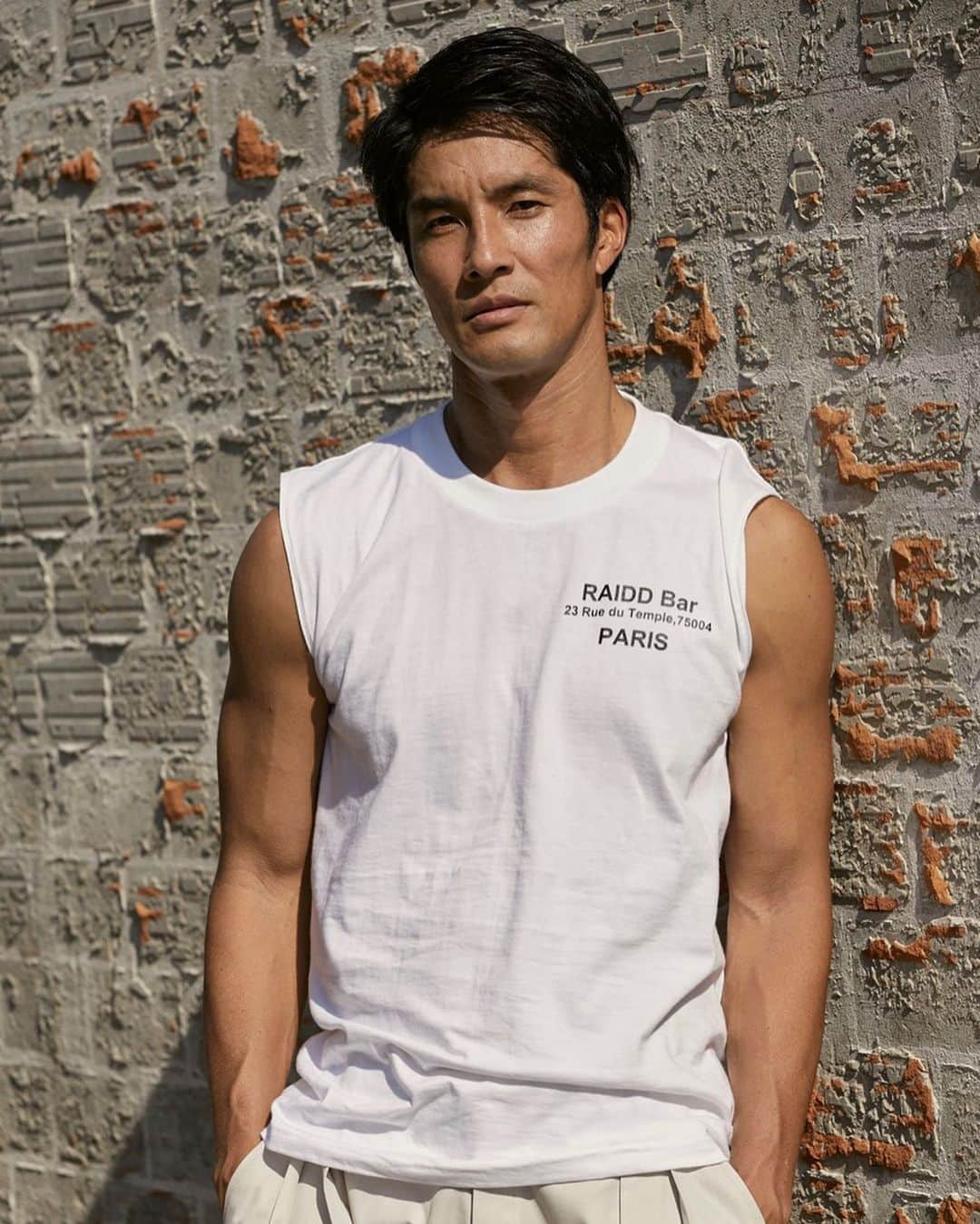 八代健のインスタグラム：「Thanks for my new look and profile picture 😎 @vaji_official 📷 @eaweaweaw」