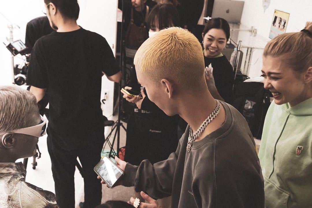 Niinaさんのインスタグラム写真 - (NiinaInstagram)「OK COOL🚀　@sorry_wavy feat. @verbal_ambush  directed by metacraft team and wavyfriends💕 check on YouTube🙏🏼」4月24日 20時18分 - niina__official