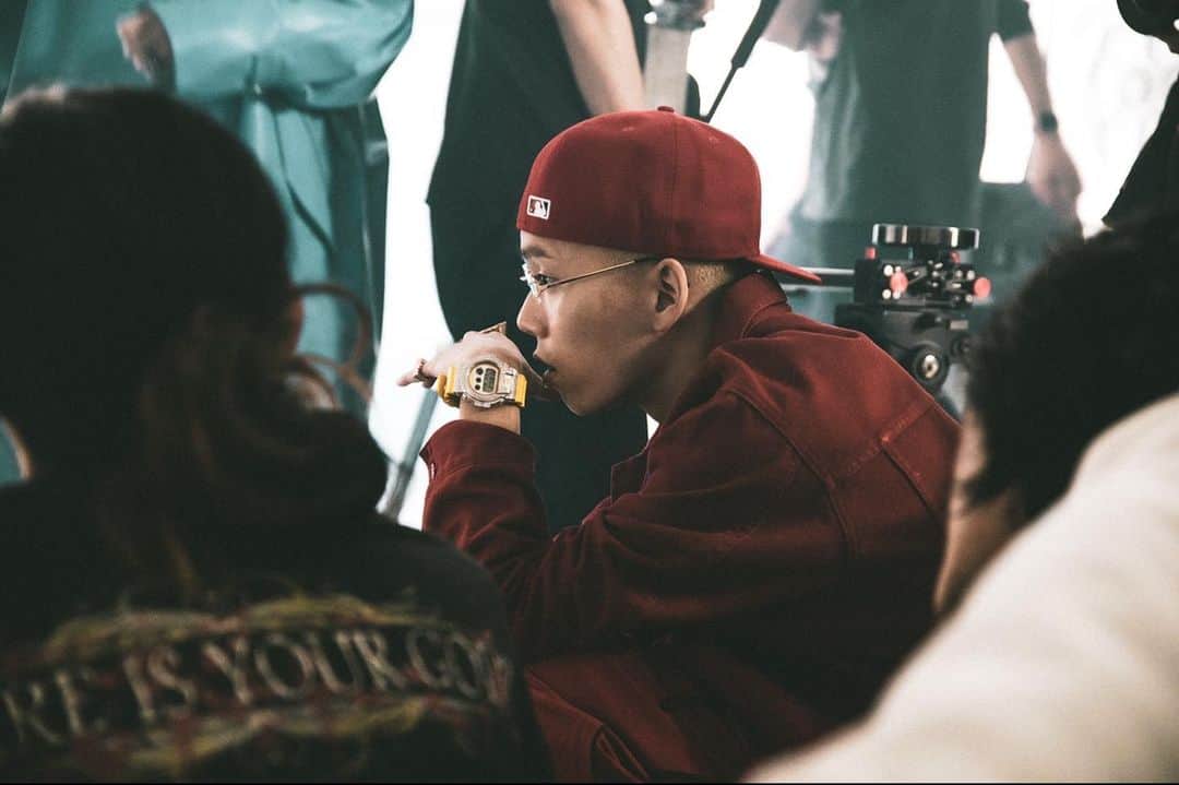 Niinaさんのインスタグラム写真 - (NiinaInstagram)「OK COOL🚀　@sorry_wavy feat. @verbal_ambush  directed by metacraft team and wavyfriends💕 check on YouTube🙏🏼」4月24日 20時18分 - niina__official