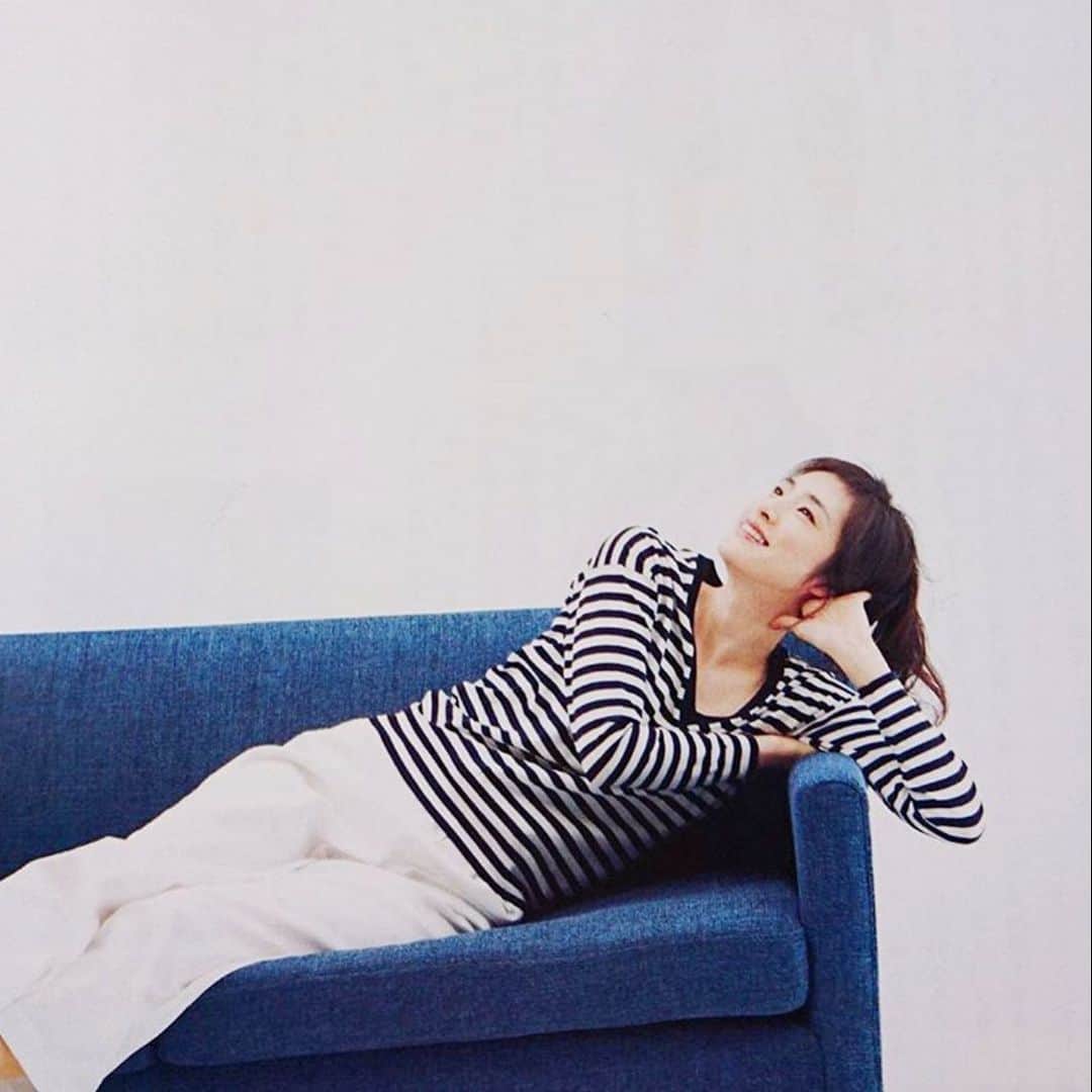 のインスタグラム：「. Stay home for live. . . #天海祐希 さん」