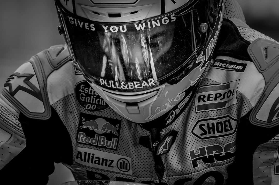 MotoGPさんのインスタグラム写真 - (MotoGPInstagram)「Those looks through clear visors 😍 #SwipeLeft ⬅️ #MotoGP #Motorcycle #Racing #Motorsport」4月24日 22時01分 - motogp