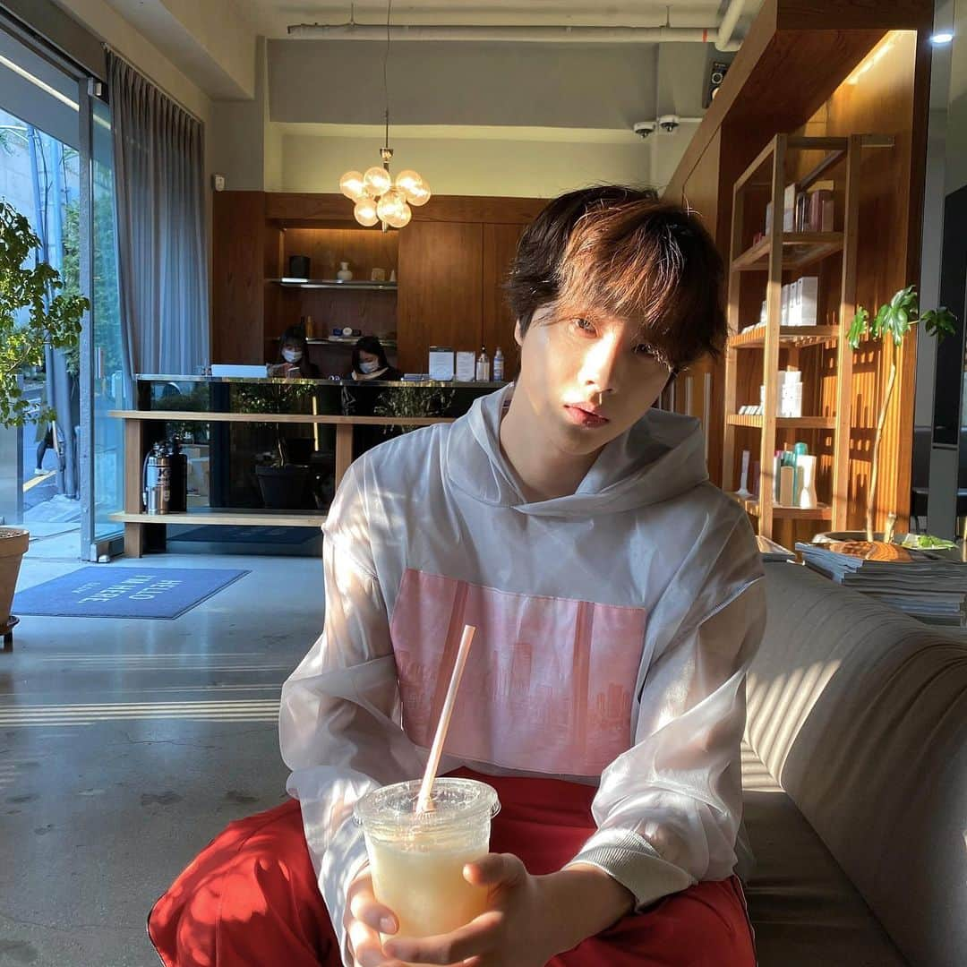 JAY（キム・ジンファン）さんのインスタグラム写真 - (JAY（キム・ジンファン）Instagram)「vitaminD #광합성스타그램」4月24日 22時01分 - gnani_____